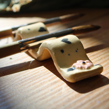 @watercolor.and.me Pinselhalter Blume rosa handgemacht aus Keramik