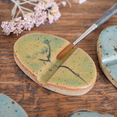 @artandkreative Pinselablage - Grün handgemacht aus Keramik